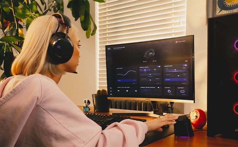 JBL Quantum 950 Casque Gaming sans Fil Bluetooth multiplateforme avec Son Spatial JBL Quantum et Suivi des mouvements, Micro Anti-Bruit, câble USB-C, 50 h d'autonomie, pièces remplaçables, Noir - 6