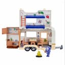 Bluey – Ensemble de Jeu Aventure Caravan de Bluey rabattable et dépliable avec cuisine et lits de camp – une figurine Jean-Luc articulée de 6.3 cm et des accessoires de feu de camps inclus. - 4