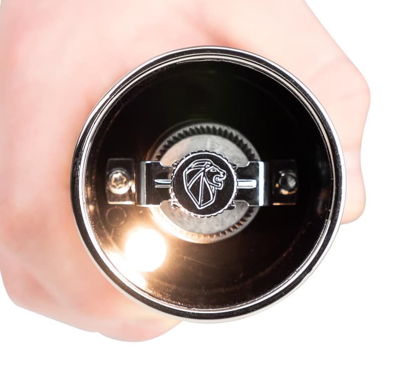 PEUGEOT - Moulin à Poivre Électrique Zeli 14 cm - Avec Eclairage - Poivre Noir Inclus - 6 Piles + Ampoule De Rechange Inclus - Coloris Inox, Abs Chromé Mat - 2