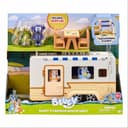 Bluey – Ensemble de Jeu Aventure Caravan de Bluey rabattable et dépliable avec cuisine et lits de camp – une figurine Jean-Luc articulée de 6.3 cm et des accessoires de feu de camps inclus. - 3