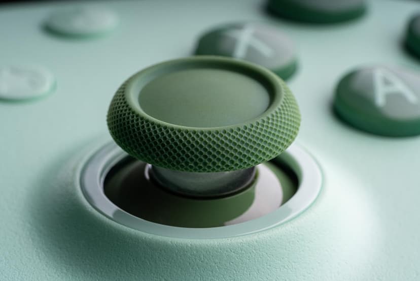 8Bitdo Ultimate 2C Wired Controller for Windows PC and Android, with 1000Hz Polling Rate, Hall Effect Joysticks and Hall Triggers, and Remappable L4/R4 Bumpers (Green) - 8