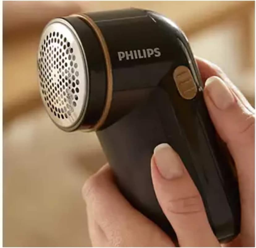 Philips Fabric Shaver – Fast Pill Removal, 8800 RPM, Large Blade Surface, 3 Mesh Hole Sizes, Safe on All Fabrics, Easy Clean Container, 2 AA Batteries, Compact Design (GC026/80) - 3