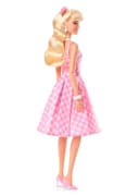 Barbie Le Film Poupée Mannequin Articulée Look Vintage en Robe Vichy Rose Et Blanche, avec Collier De Marguerites, À Collectionner, Jouet Enfant, HPJ96 - 5