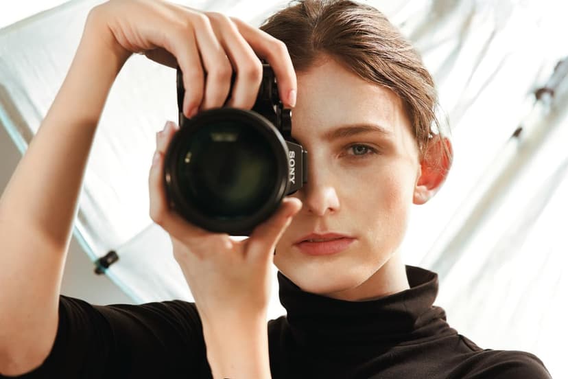 Sony Alpha 7R IV - Appareil Photo Hybride Plein Format - 61 MP, Vidéo 4K, Prise de Vue en Rafale 10 Images/Seconde, Eye-AF, Wi-FI, boîtier Seul – Idéal pour la Photographie Haute résolution - 9