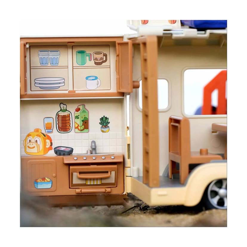 Bluey – Ensemble de Jeu Aventure Caravan de Bluey rabattable et dépliable avec cuisine et lits de camp – une figurine Jean-Luc articulée de 6.3 cm et des accessoires de feu de camps inclus. - 2