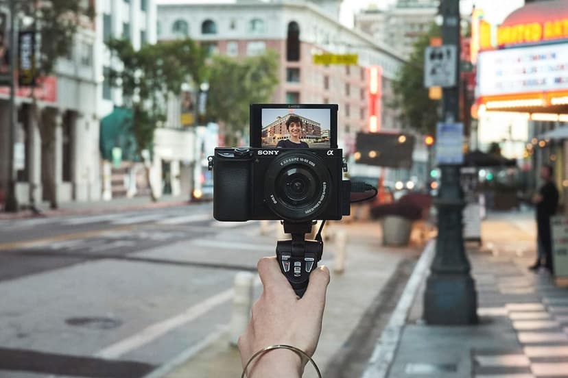 Sony Alpha 6100 | APS-C Mirrorless Camera with Sony 16-50 mm f/3.5-5.6 Power Zoom Lens (Fast 0.02s Autofocus, Eye Tracking Autofocus for Human and Animal, 4K Movie Recording and Flip Screen) - 8