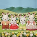 Sylvanian Families - La famille Lapin Chocolat - Set 4 figurines - Plongez dans l'univers de la famille Sylvanian - Figurines animaux miniatures - Jouet enfant 3 ans et + - 5655 - 3