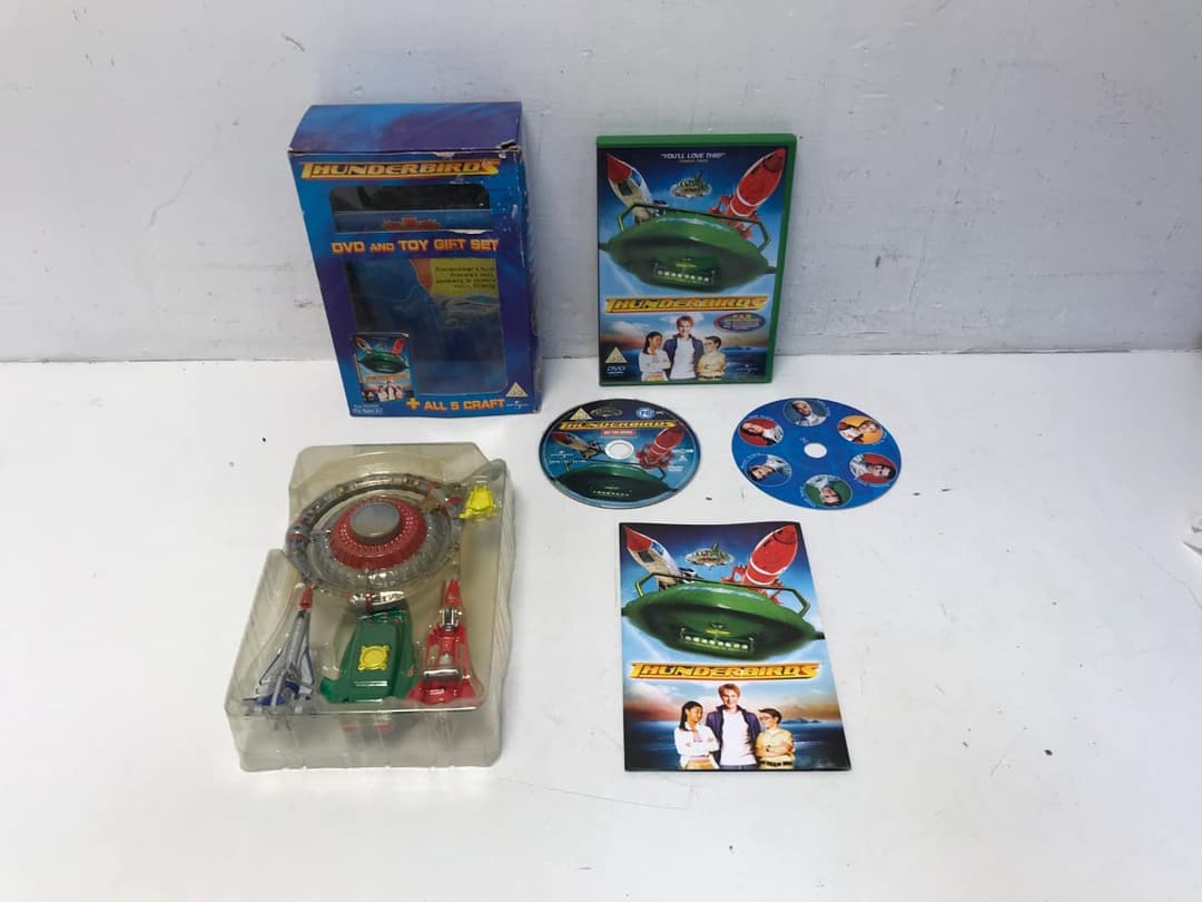 Thunderbirds (Including 5 Toy Rockets)