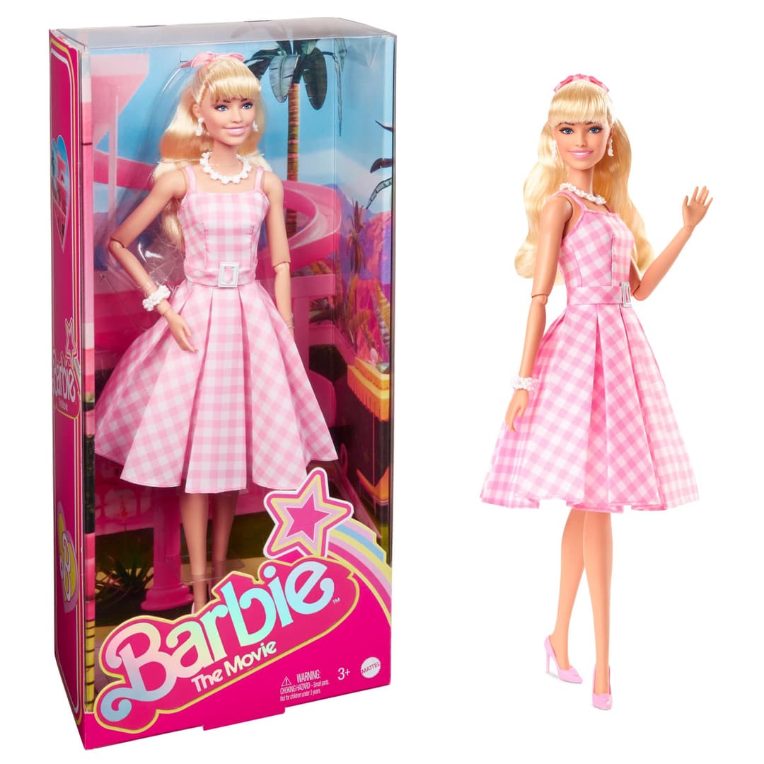 Barbie Le Film Poupée Mannequin Articulée Look Vintage en Robe Vichy Rose Et Blanche, avec Collier De Marguerites, À Collectionner, Jouet Enfant, HPJ96