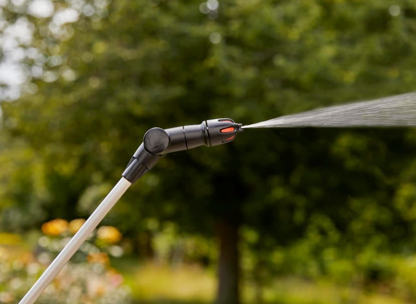 Gardena Pressure Sprayer 5 l EasyPump: Battery pressure sprayer with integrated foot tread, telescopic lance including locking function, shoulder strap and nozzle protection (11136-20) - 6