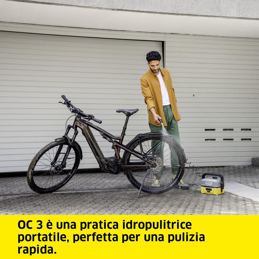 Kärcher Nettoyeur à Pression Mobile OC 3 + Kit Vélo, Débit : 2 L/h, Réservoir d'eau : 4 L, Tuyau : 2,8 m, Buse à Jet Plat, Brosse Universelle, Nettoyant, Bonnette Microfibres, Boîte de Rangement - 2