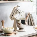 KitchenAid Robot Pâtissier - Artisan - Robot cuisine multifonctions à tête inclinable - Batteur avec 3 accessoires et Bol inox de 4,8 L - Crème - 7