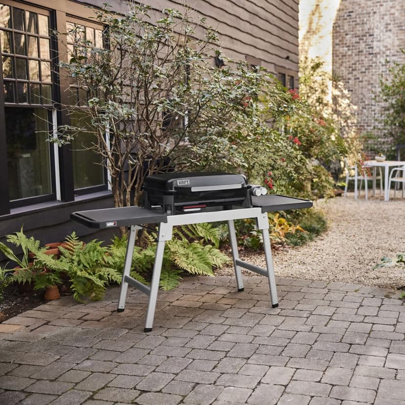 Weber Slate GP 56 cm Premium Plancha Grill / 2 Burners, Even Heat to the Rim, Up to 260 °C, Porcelain Enamelled Non-Stick Grill Surface (56 x 41 cm), Height-Adjustable Feet, Black - 4