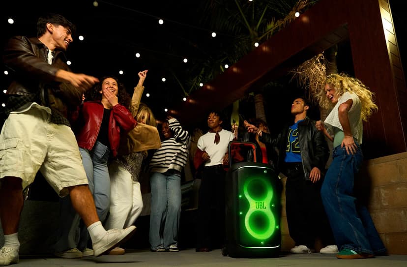 JBL Partybox 520, Wireless Bluetooth Party Speaker, 15H Playtime, Portable Design, Dynamic Light Show, IPX4 Splashproof, Multi-Speaker Connection, AI Sound Boost, Microphone Input, Black - 7