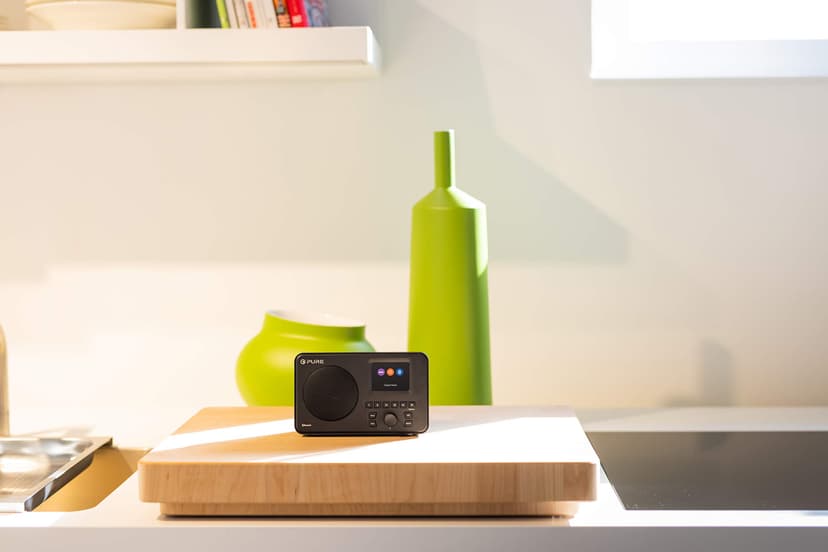 Pure Elan One Radio Dab+ Portable avec Bluetooth 5.0 (Radio Dab et FM, écran TFT, 20 Stations mémorisées, 3 Touches de présélection, Prise AUX 3,5 mm, Fonctionnement sur Piles Possible, USB), Noir - 5