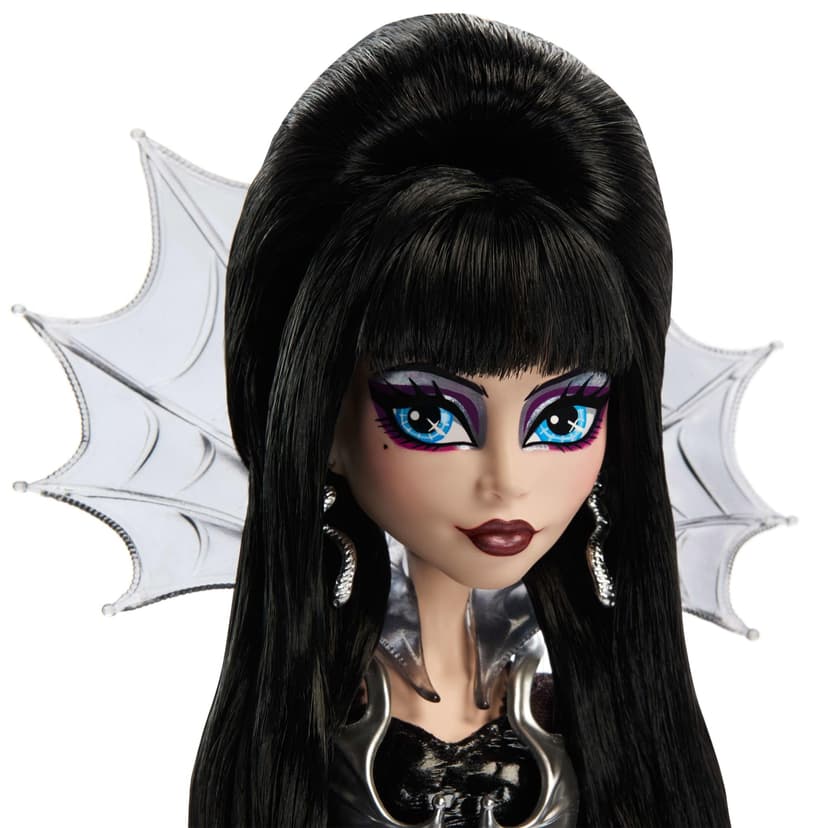 Monster High Elvira Maîtresse des ténèbres Poupée à Collectionner avec Robe en Similicuir Noir, Cape Chauve-Souris Scintillante et Accessoires Haut de Gamme, HYV99 - 6