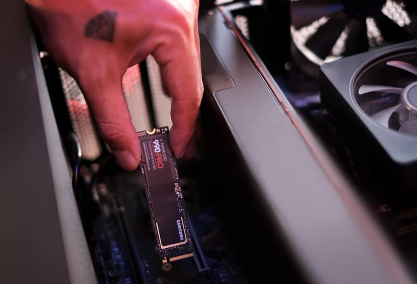 Samsung 990 PRO 1TB PCIe 4.0 (up to 7450 MB/s) NVMe M.2 (2280) Internal Solid State Drive (SSD) (MZ-V9P1T0BW) - 5