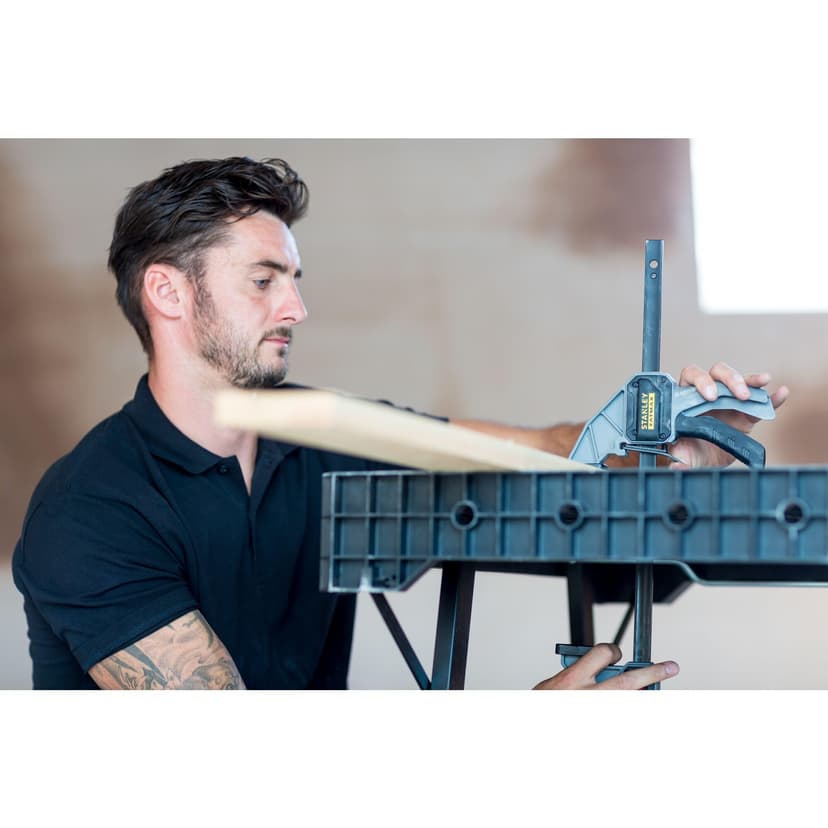 STANLEY Établi pliant FATMAX Express - Surface de travail portable avec capacité de charge de 450 kg, compatible avec les pinces, poids de 10 kg, FMST1-75672 - 6