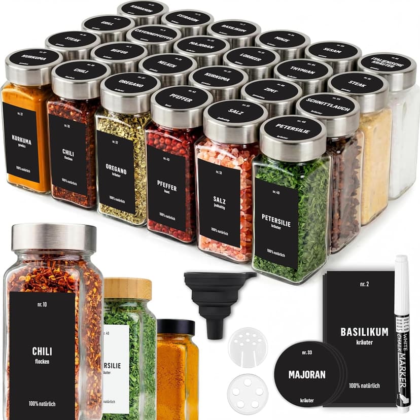 Deco haus® Lot de 24 Bocaux à Épices Carrés Hermétiques [avec Étiquettes & Saupoudreur] - Bocaux en Verre - Pot a Epices en Verre et Bois, Spice Jars - Récipients d'Épices - Pot a Epice - 1