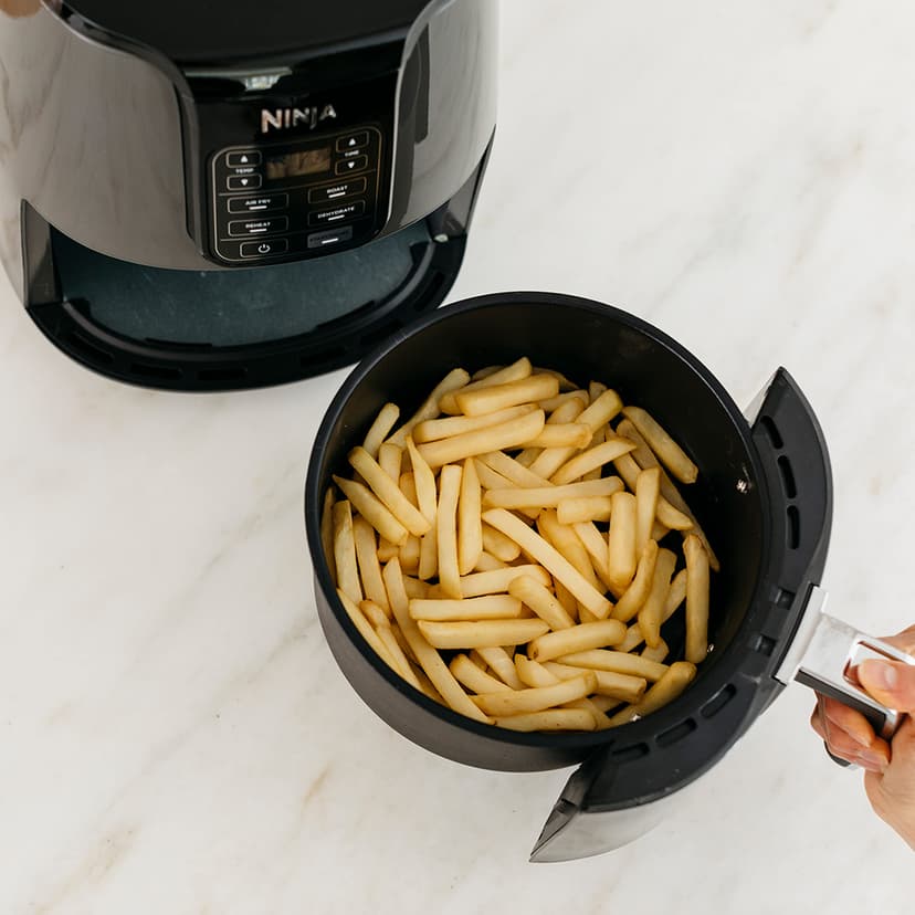 Ninja Air Fryer [AF100EU] 4 Cooking Modes, Air Fry, Roaster, Reheating, Dehydrating, Non-Stick Ceramic, 3.8 L, 1550W, Grey/Black - 5