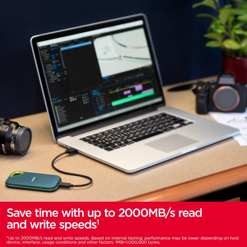 SANDISK Extreme PRO Portable SSD 4TB (up to 2000MB/s read/write speeds, 256 bit AES hardware encryption, up to three-meter drop protection, IP65 water and dust resistance) Monterey - 4