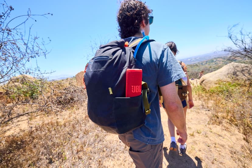 JBL Grip, Compact Bluetooth Speaker, JBL Pro Sound with AI Sound Boost, IP68 Waterproof/Dustproof, Ambient Light, Up to 14H Playtime, Auracast Multi-Speaker Connection, JBL Portable App, Black - 5