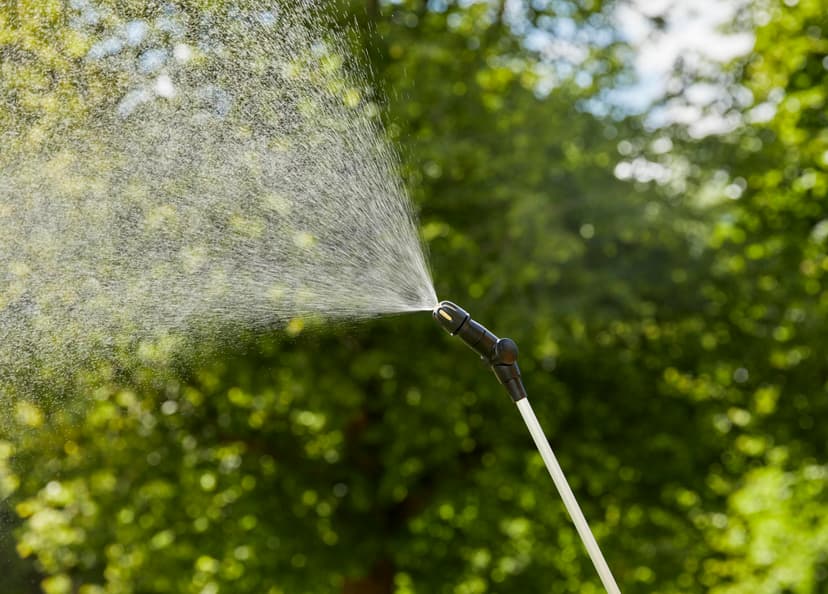 Gardena Pressure Sprayer 5 l EasyPump: Battery pressure sprayer with integrated foot tread, telescopic lance including locking function, shoulder strap and nozzle protection (11136-20) - 7
