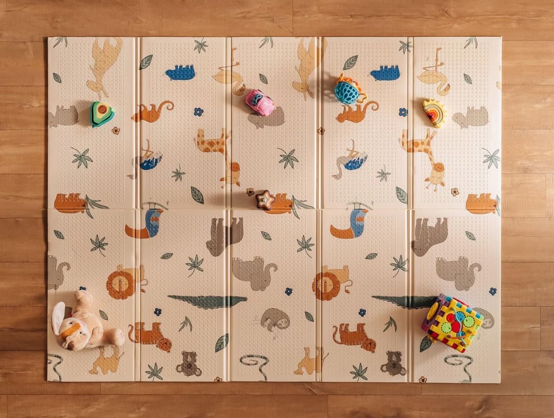 Nuby Foldable Reversible Play Mat - Easy Clean | Reversible | Waterproof | Suitable from Birth | 147 x 195 cm (Safari)