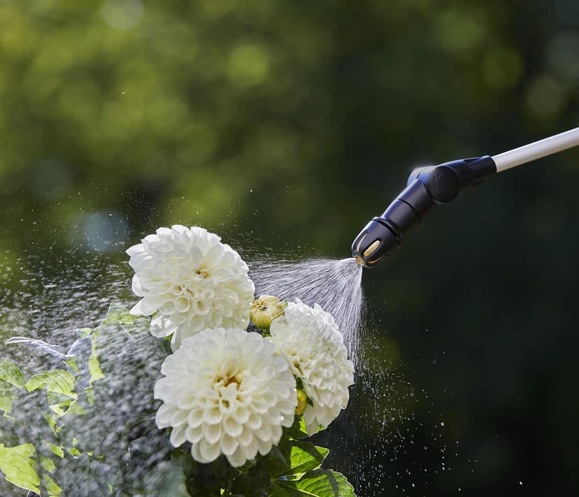 Gardena Pressure Sprayer 5 l EasyPump: Battery pressure sprayer with integrated foot tread, telescopic lance including locking function, shoulder strap and nozzle protection (11136-20) - 5
