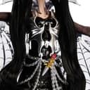 Monster High Elvira Maîtresse des ténèbres Poupée à Collectionner avec Robe en Similicuir Noir, Cape Chauve-Souris Scintillante et Accessoires Haut de Gamme, HYV99 - 2