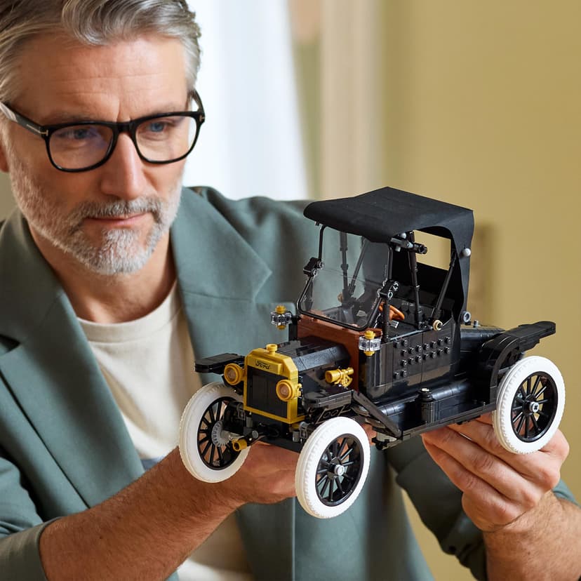LEGO Icons Ford Model T - Retro Car Model Kit for Adults - Collectible Display Set w/Fabric Roof, Tall Wheels & Split Windscreen - DIY Gift for Fans of Classic Vehicles - 11376 - 6