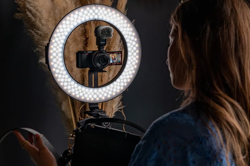 Sony ZV-E10 Mirrorless Vlog Camera (APS‑C Sensor, 4K Video, Flip Screen, Real-Time Eye AF, Ideal for Content Creators) - 5