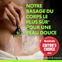 Gillette Labs Body + Intimate Rasoir Intime Homme, 4 Cartouches, Noir – Conçu pour le Rasage du Corps et du Pubis, Lames avec une Barre Anti-Poils Incarnés et Irritation, Manche Facile à Gripper - 2
