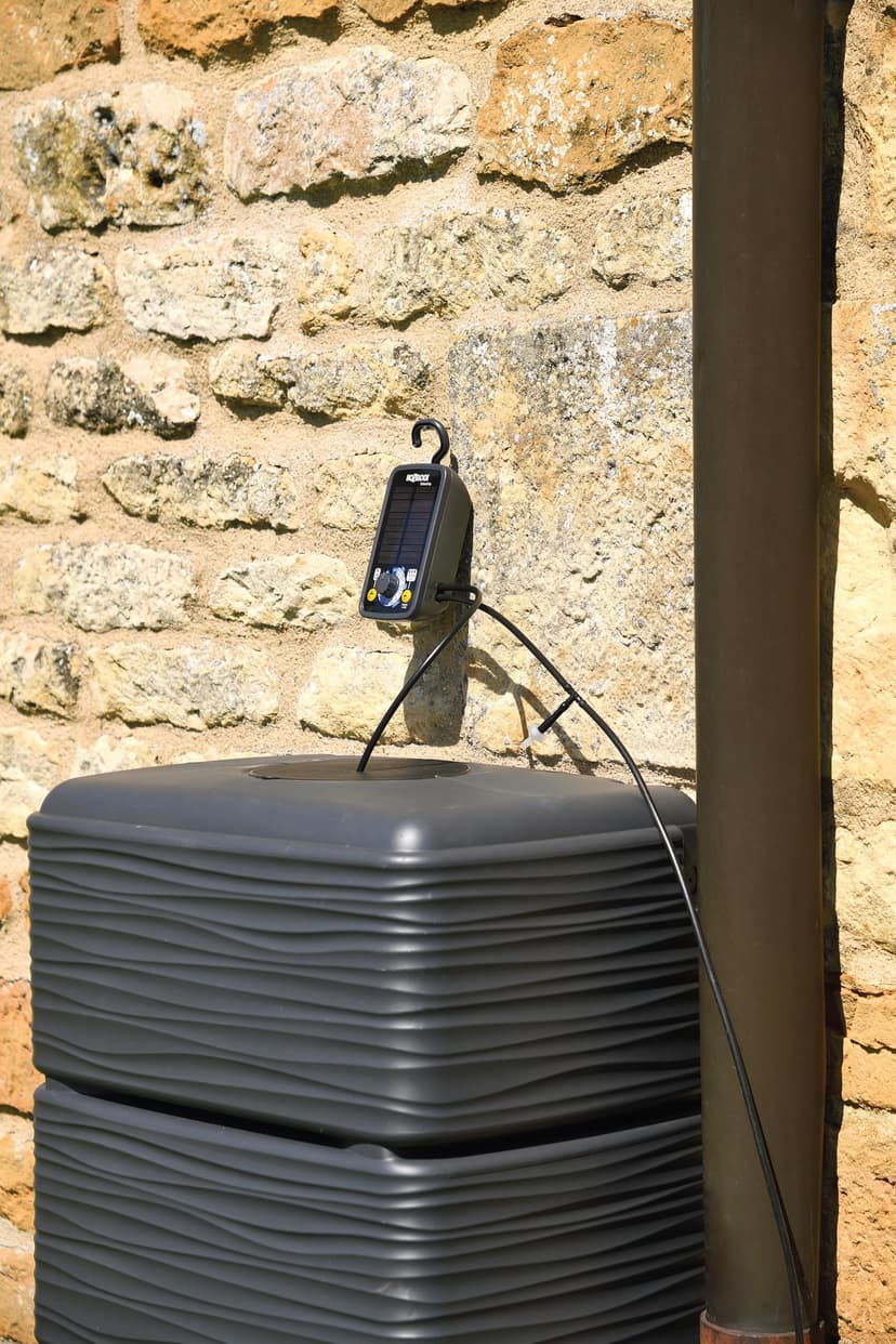 HOZELOCK - Solar Select Controller, Solar-Powered Automatic Watering Kit for Up to 20 Pots, Drip Irrigation System with 20m Hose, 13 Preset Programs, Manual Watering, and Rainwater Compatibility - 6