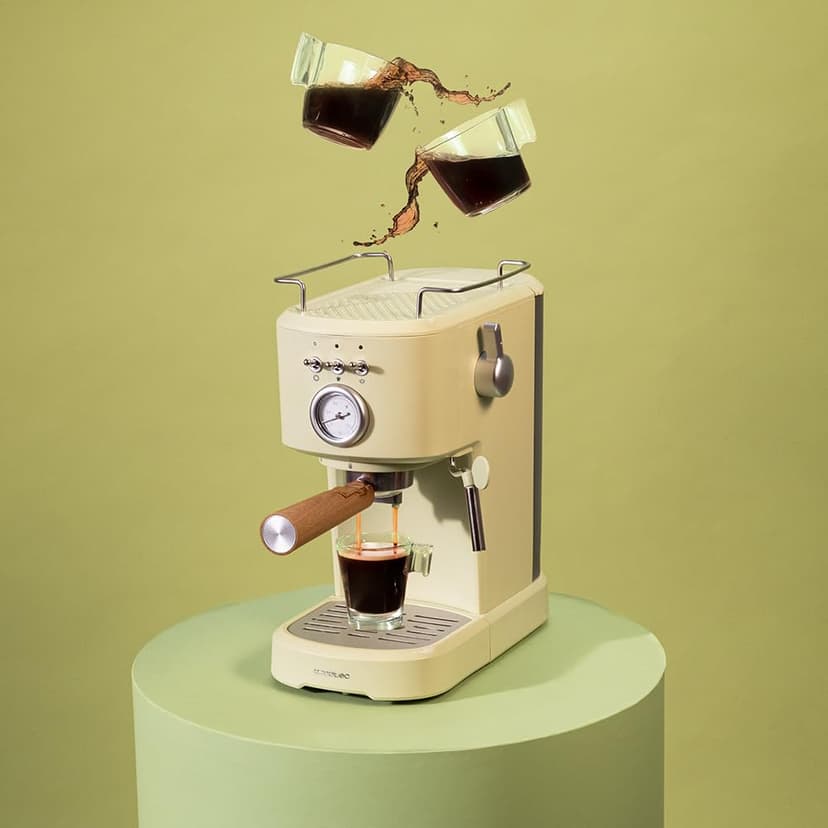 Cecotec Compact Espresso Machine Power Espresso 20 Retro Green. 1100 W, 20 bar, Adjustable steam pipe, Double outlet arm and 2 filters, 1.25 liters - 2