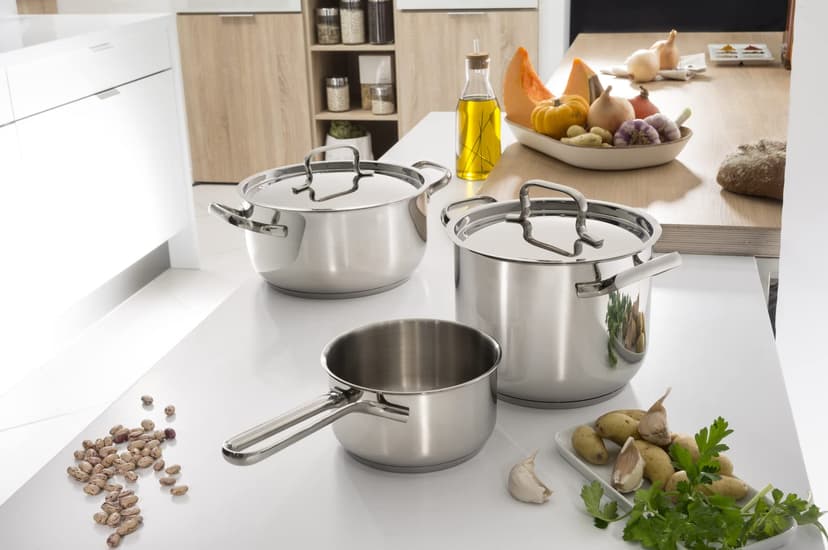 Lagostina Sfiziosa Batterie de Cuisine en Acier Inox 18/10, Casseroles Induction, Gaz et Four, 10 Pièces, Fond Lagoseal Plus, Set avec 3 Faitouts, 1 Marmite, 1 Casserole, 1 Pot à Lait, 4 Couvercles - 4