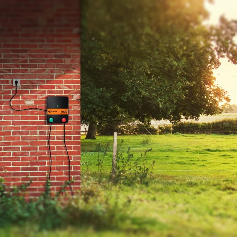 Gallagher M120 Mains Powered Electric Fence Energiser/Charger (230V) - 3