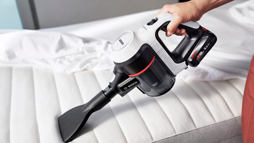 Bosch Electroménager Unlimited 7, BBS711W, aspirateur Balai, autonomie de 40 Min, Brosse motorisée avec éclairage LED, Batterie 3.0 Ah Power for All, Tube Flexible, Poids léger, Accessoires, Blanc - 7