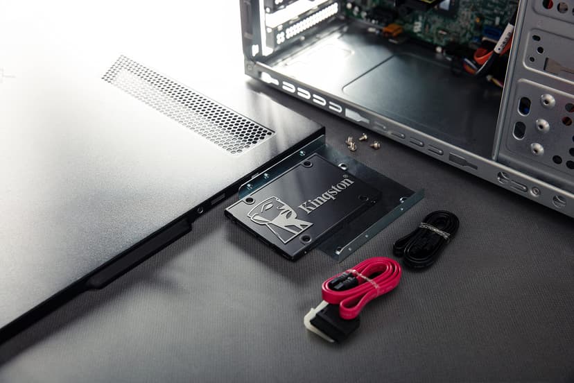 Kingston KC600 SSD SKC600/512G Internal SSD 2.5", SATA Rev 3.0, 3D TLC, XTS-AES 256-bit encryption - 2