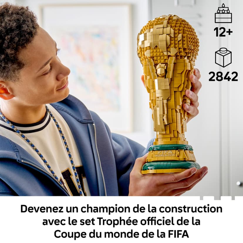 LEGO Editions Trophée Officiel de la Coupe du Monde de la FIFA - Jouet 3D - Maquette DIY avec Minifigurine Collector - Idée Cadeau Football pour la Fête des Pères ou pour Adulte Fan de Sport 43020 - 2