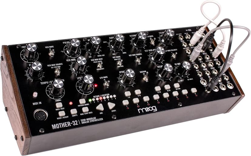 MOOG Mother-32 Synthétiseur Analogique Semi-Modulaire avec Séquenceur 32 Pas, Oscillateur et Filtre Ladder VC, Entrée MIDI, Baie de Patch et Jack CV - 1