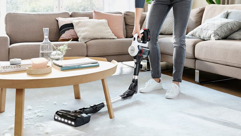 Bosch Electroménager Unlimited 7, BBS711W, aspirateur Balai, autonomie de 40 Min, Brosse motorisée avec éclairage LED, Batterie 3.0 Ah Power for All, Tube Flexible, Poids léger, Accessoires, Blanc - 2