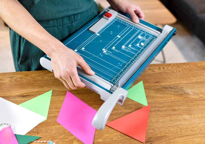 Dahle 534 Self-Sharpening Guillotine Trimmer, 15 Sheet Capacity, A3 Paper Cutter - 6