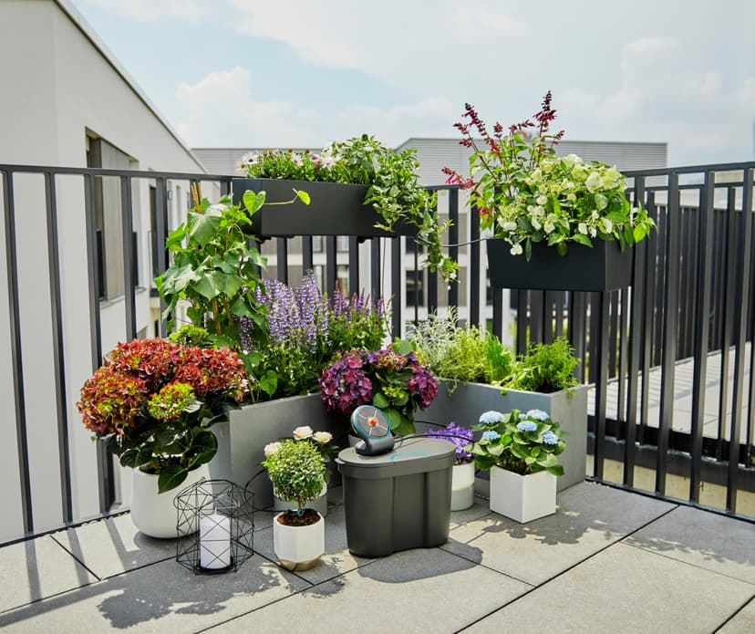 Gardena solar-powered AquaBloom irrigation set with water tank: Solar-powered irrigation set for up to 20 potted plants, control unit with 14 irrigation programmes (13301-20) - 4